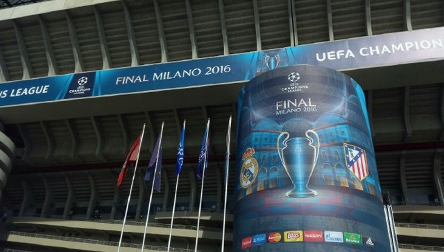 详解职业棒球球员的定制化球棒从重心分布到木材密度的追求