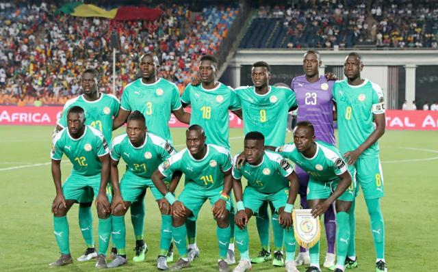 中国男子冰壶队在冬奥会资格赛中连胜两场，即将迎战新西兰和韩国，展现强大实力，期待继续拼搏。